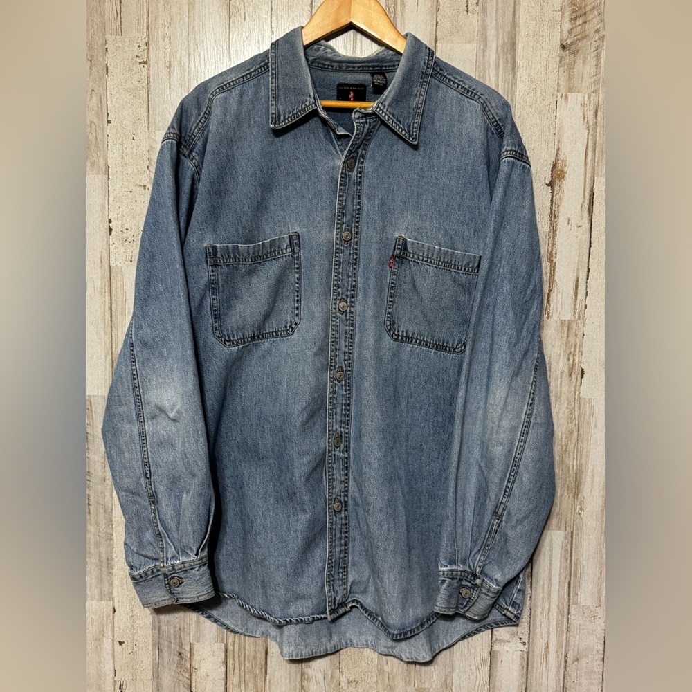 Vintage Levi’s Red Tab Long Sleeve XL